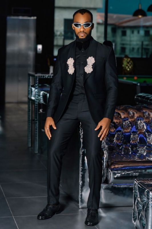 Black Tuxedo Suit with 3D Floral Embroidery for Men Party Wedding