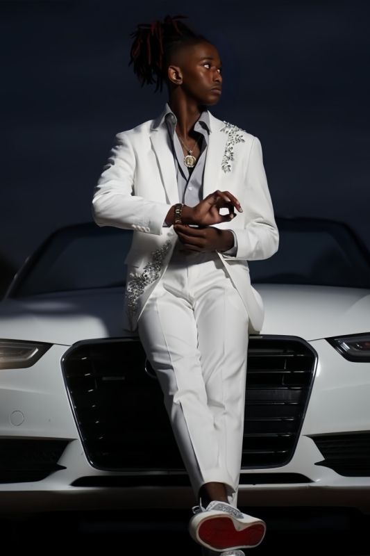 Chic White Notched Lapel Two Pieces Prom Suits With Beading