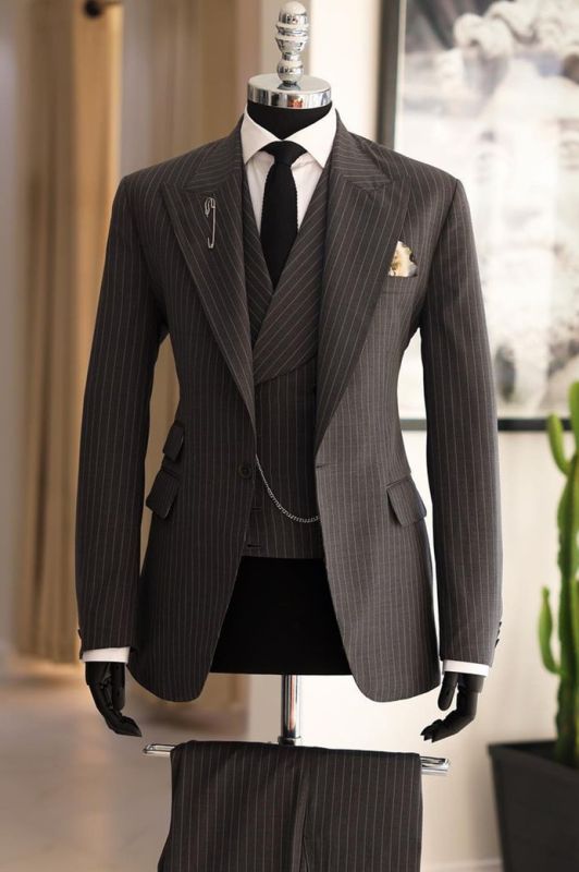 Brady Brown Peaked Lapel Three Pieces Stripe Business Suits