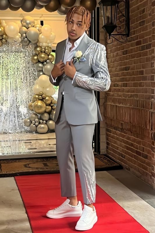Chic Gray Notched Lapel Appliques Two Buttons Two PIeces Prom Suits