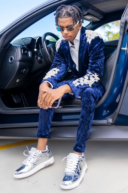 Fancy Dark Blue Velvet Notched Lapel Beading Prom Suits