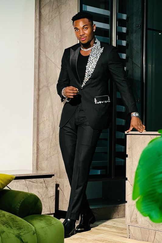 Brady Black One Button Velvet Peaked Lapel Two Piece Prom Suits With Crystal