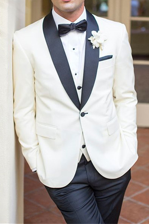 Designing White Groomsmen Suit | Custom Three Piece Wedding Tuxedo