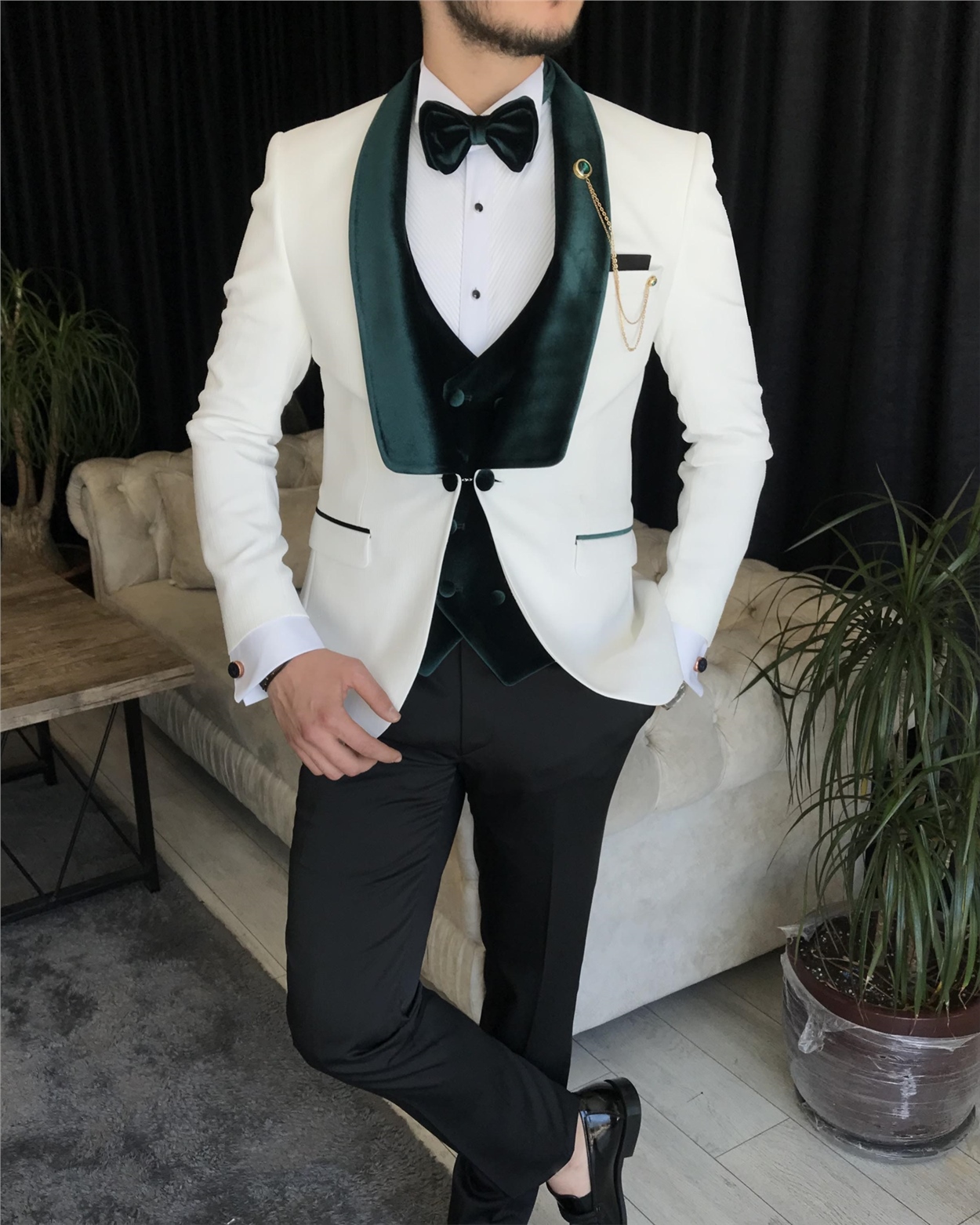 New Green Velvet Lapel White Three-Piece Suit Wedding Suit