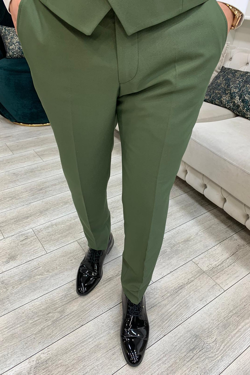 Modern Fashion Light Green Velvet Slim Fit Three-Piece Tuxedo with Peak Collar