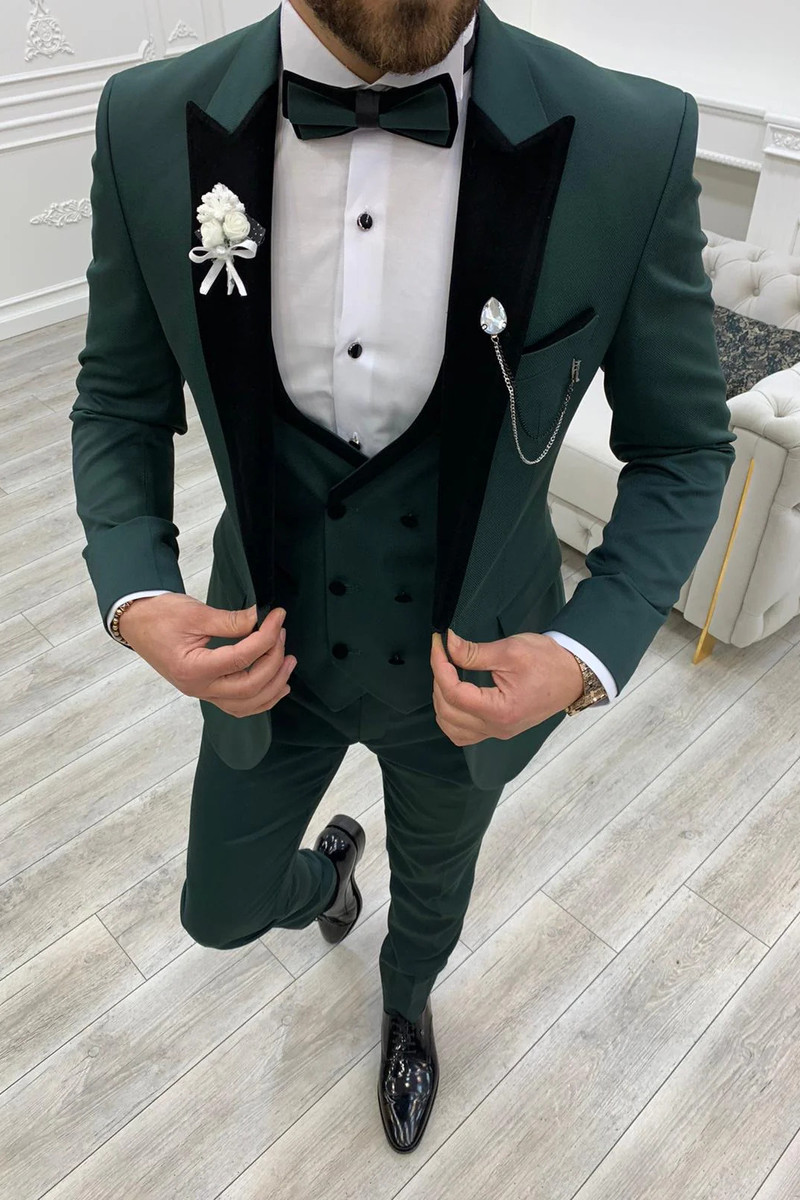 Modern Fashion Green Velvet Slim Fit Three-Piece Tuxedo with Peak Collar