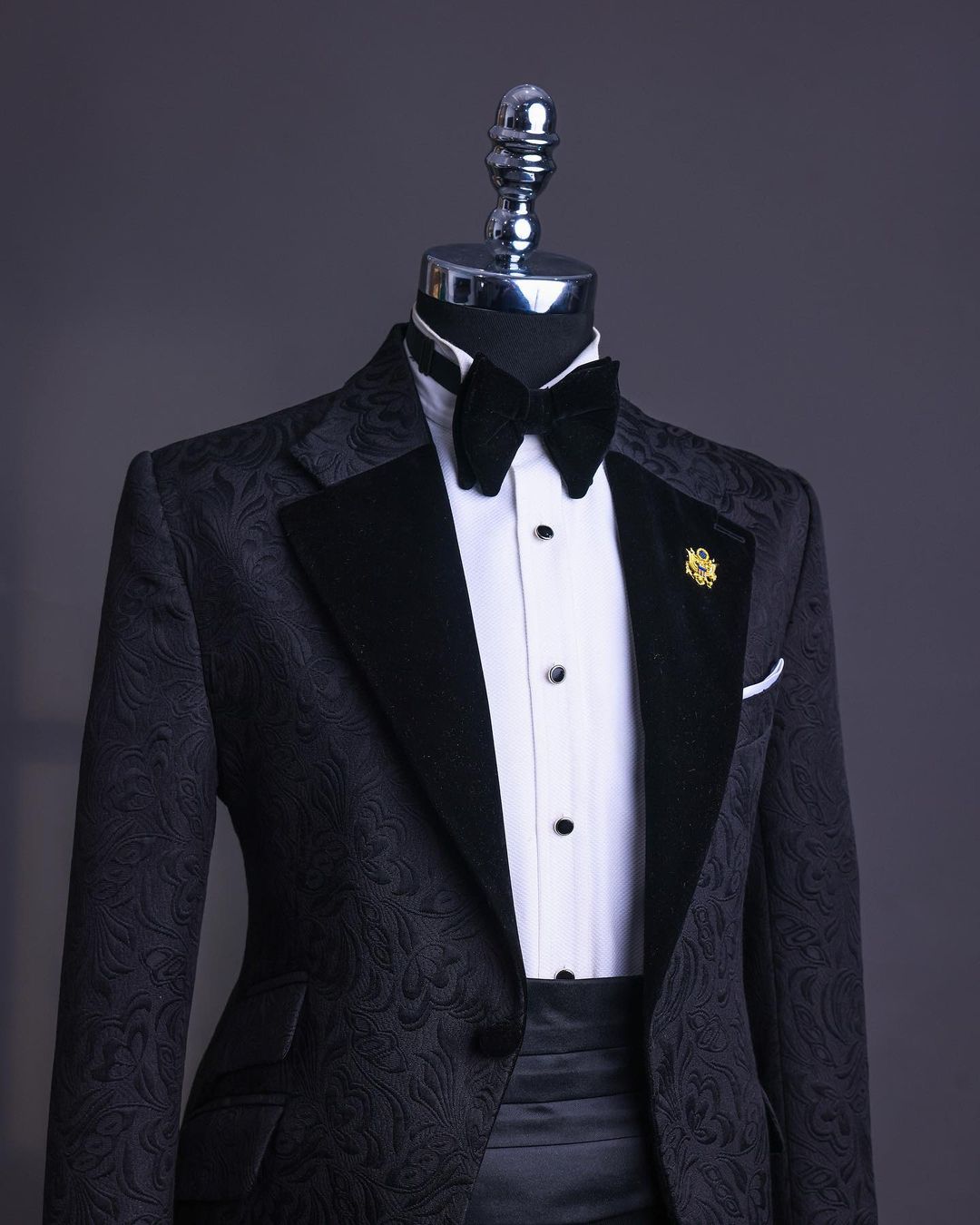 Black Jacquard Notched Lapel Two Pieces Prom Suits