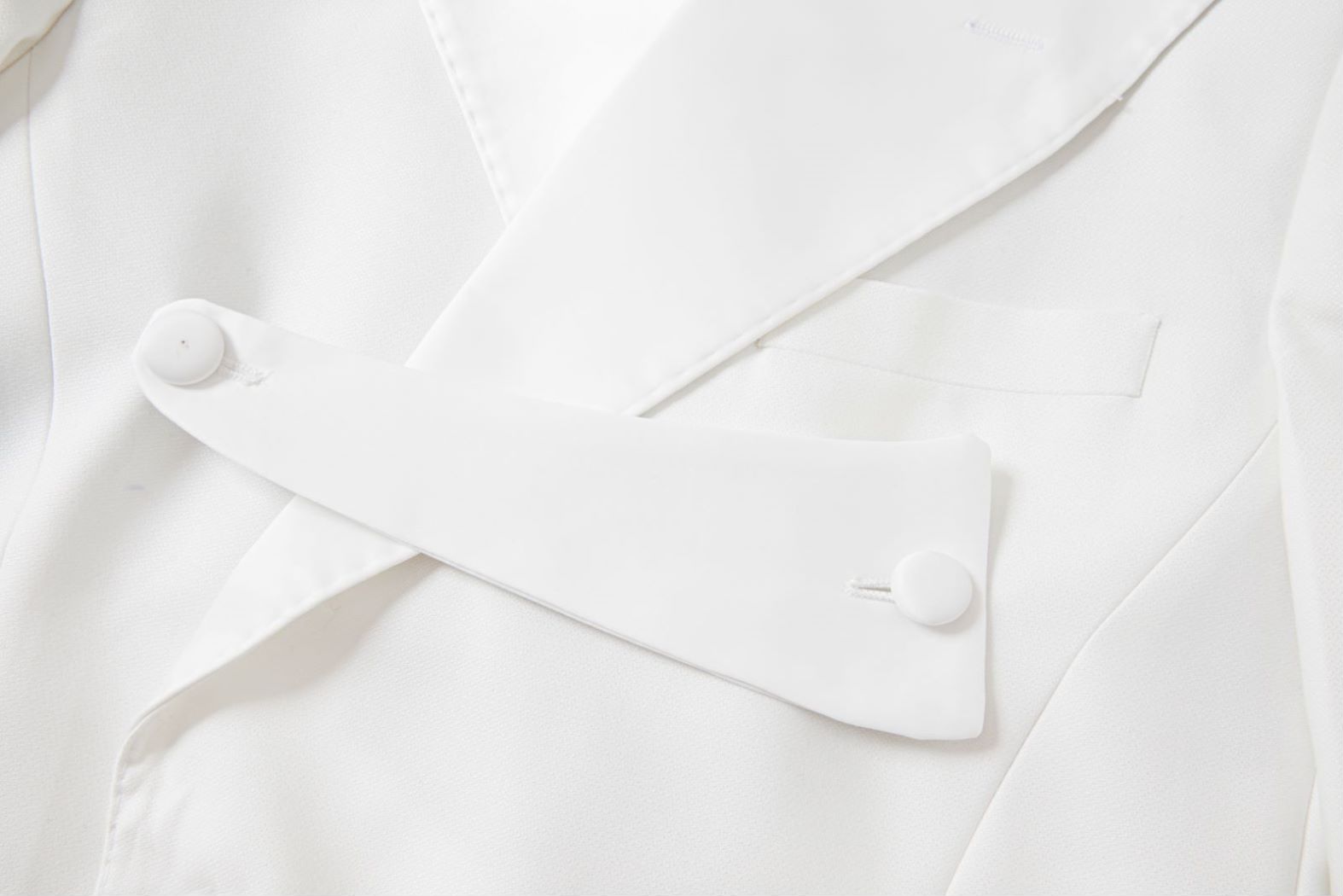 Alejandro Chic White Two-Piece Point Lapel Double-Breasted Wedding Suit