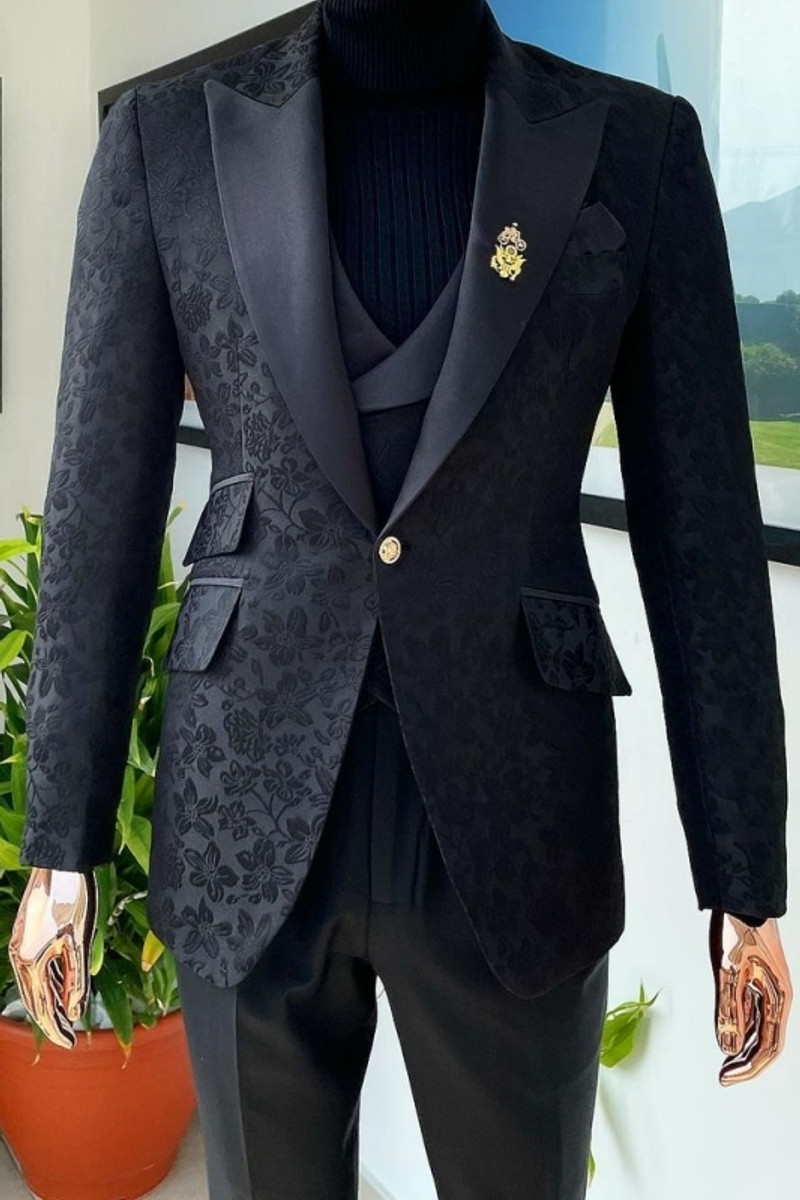 Charming Black Three-Piece Jacquard Suit with Peak Lapels for Prom