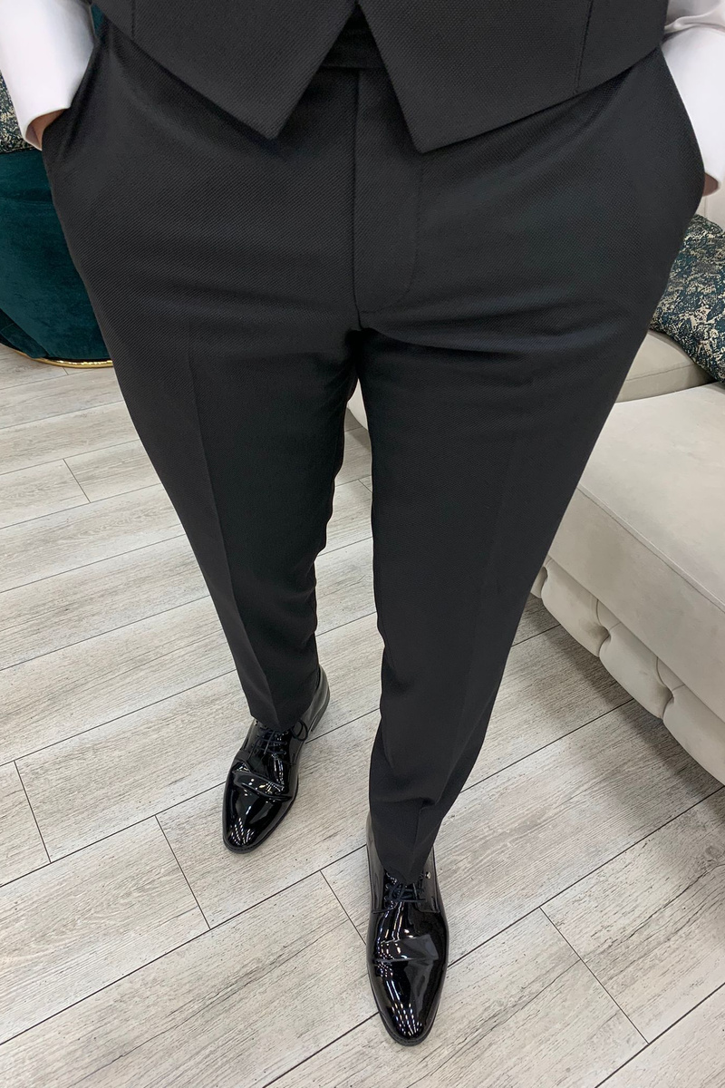 Modern Fashion Black Velvet Slim Fit Three-Piece Tuxedo with Peak Collar