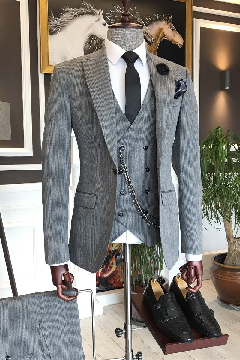 Curt Modern Grey One-Button Peaked Lapel Three-Piece Business Suit