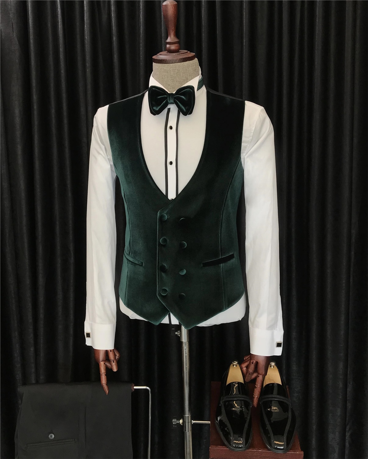 New Green Velvet Lapel White Three-Piece Suit Wedding Suit