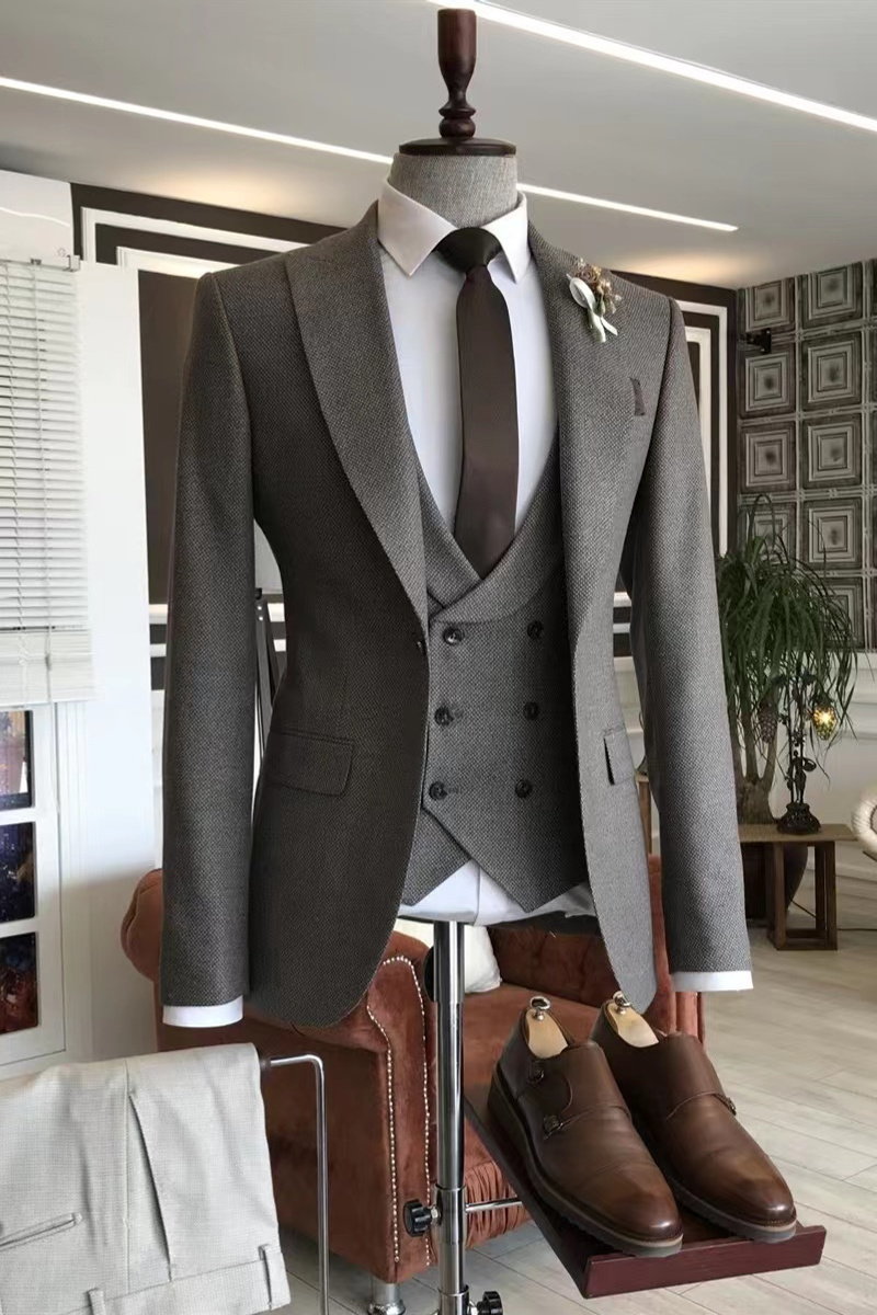 Popular Brown Small Plaid Three-Piece Pointed Lapel Business Suit