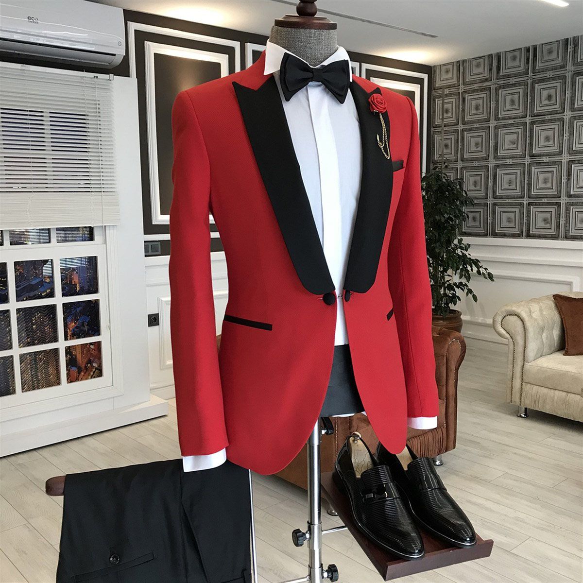 Joyce Regular Red One-Button Black Point Lapel Formal Suit