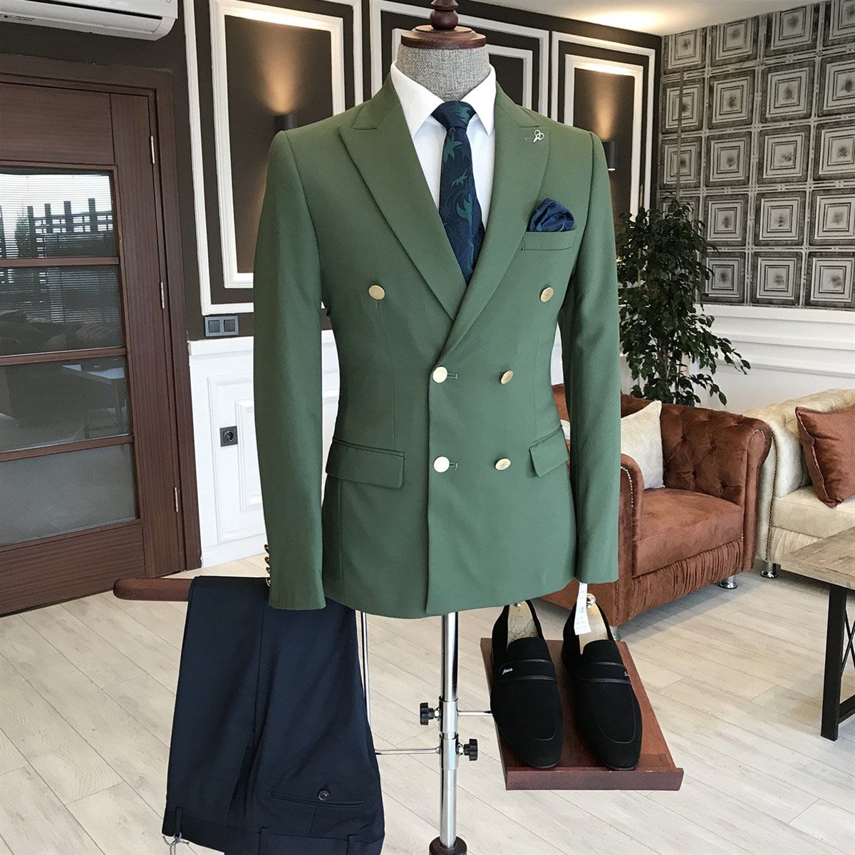 Lime Green Point Lapel Double-Breasted Tailored Suit