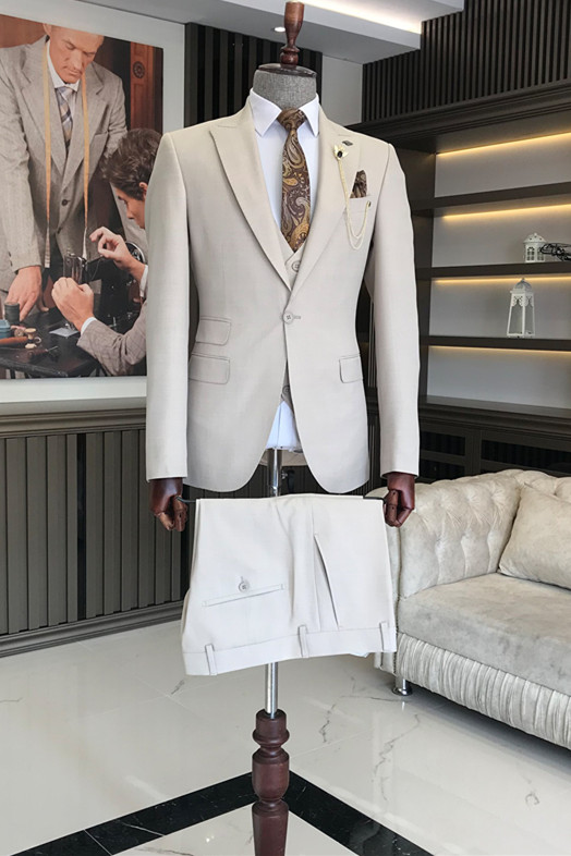 Fashion Khaki Three-Piece Slim Fit Pointed Collar Business Suit