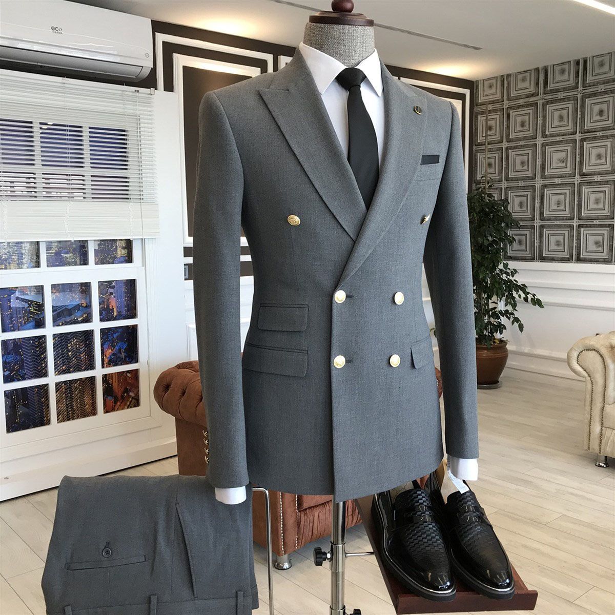 Les Stylish Dark Grey Pointed Lapel Double Breasted Slim Fit Suit