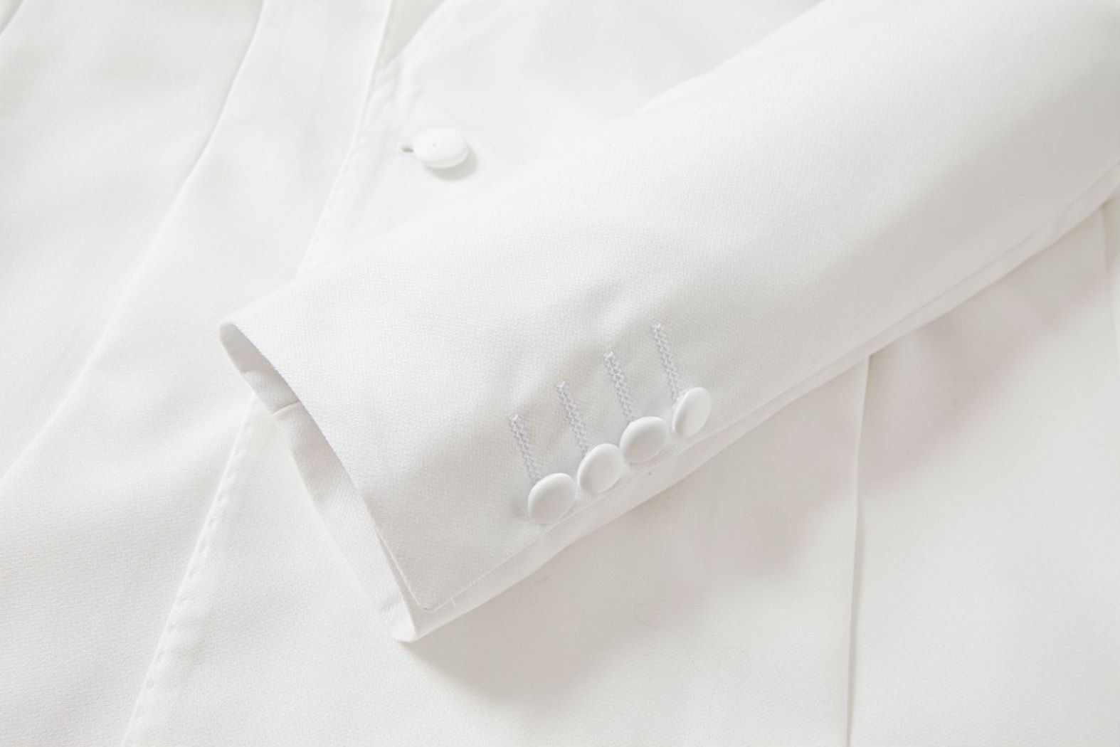 Alejandro Chic White Two-Piece Point Lapel Double-Breasted Wedding Suit