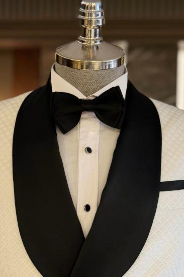 Black Satin Lapel Double Breasted Diamond Jacquard Fashionable Mens Wedding Suit_2