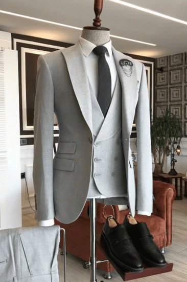 Henry High Quality Light Grey Pointed Lapel 3 Flaps Mens Formal Business Suit_2