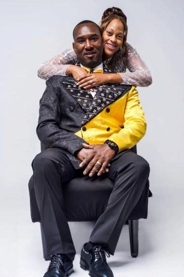 Chic Black And Yellow Jacquard Double Breasted Two Pieces Prom Suits With Beading